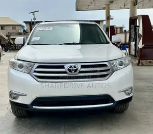 Toyota Highlander Limited 2012 White