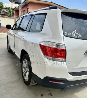 Toyota Highlander Limited 2012 White