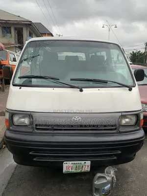 Toyota HiAce 2003 White