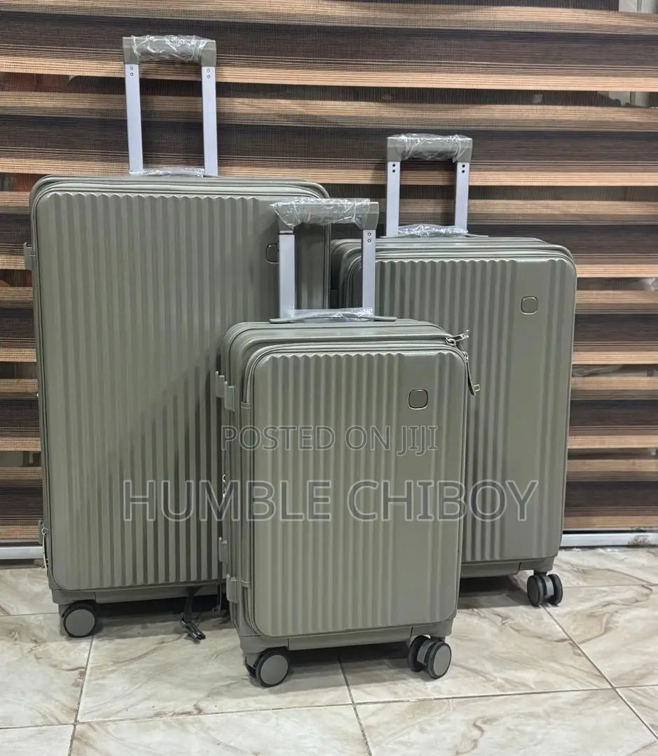 Set by 4 Foreign Luggages