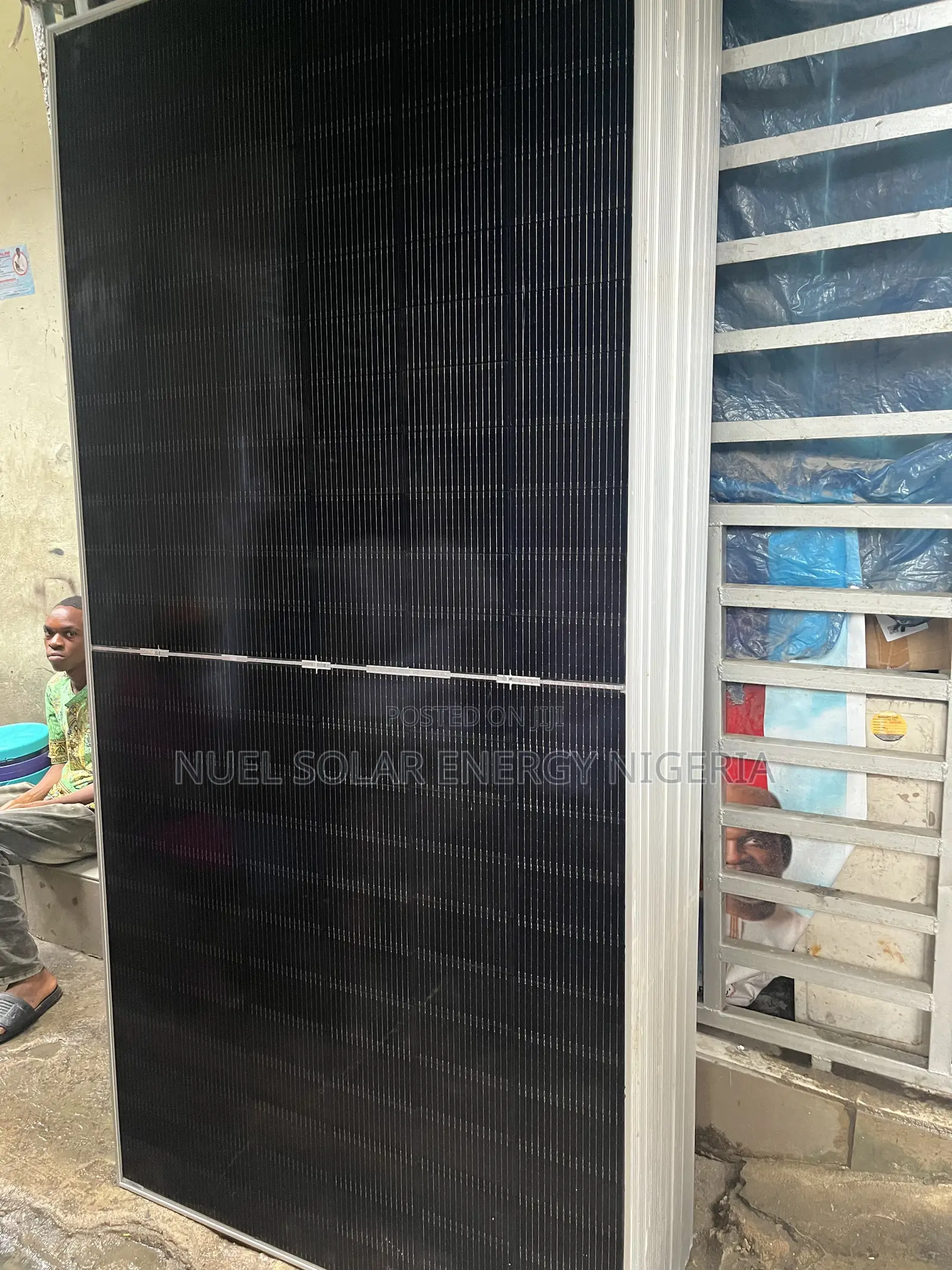 610w Solar World Panel