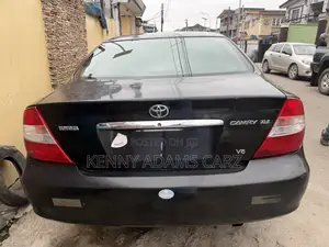 Toyota Camry XLE V6 4dr Sedan (3.0L 6cyl 5A) 2004 Black