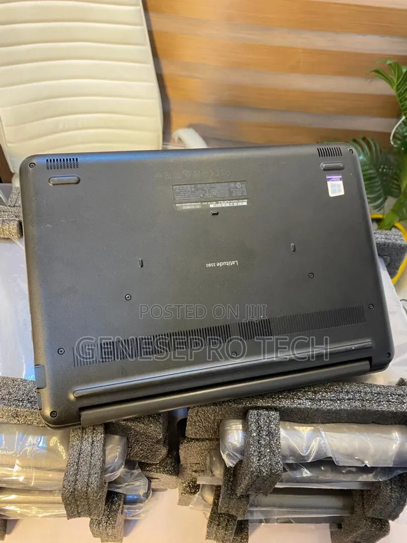 Laptop Dell Latitude 3380 4GB Intel Core i5 HDD 500GB