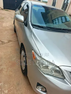 Toyota Corolla 2012 Silver