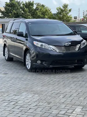 Toyota Sienna XLE 7 Passenger 2012 Burgundy