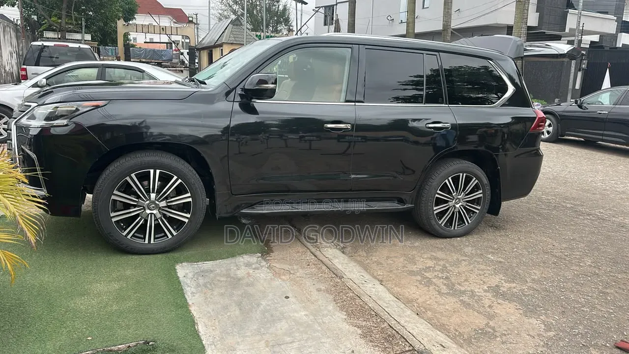 Lexus LX 2018 Black