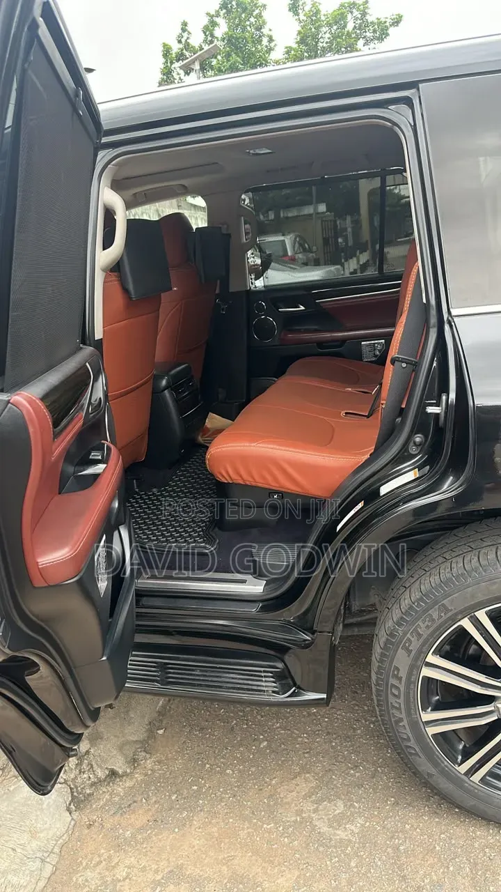 Lexus LX 2018 Black