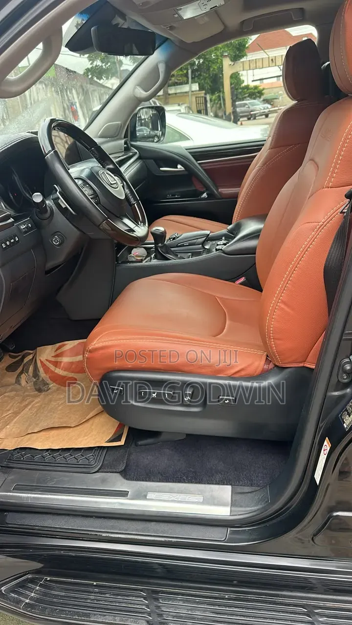 Lexus LX 2018 Black