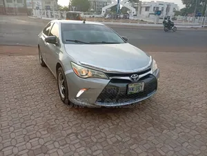 Toyota Camry LE 4dr Sedan (2.5L 4cyl 6A) 2016 Silver