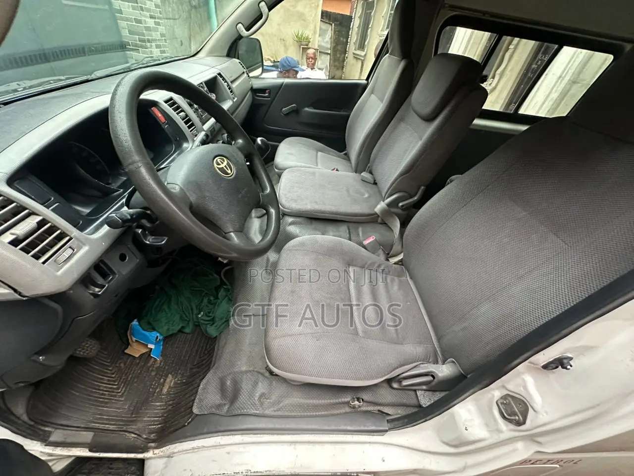 Toyota HiAce 2015 White
