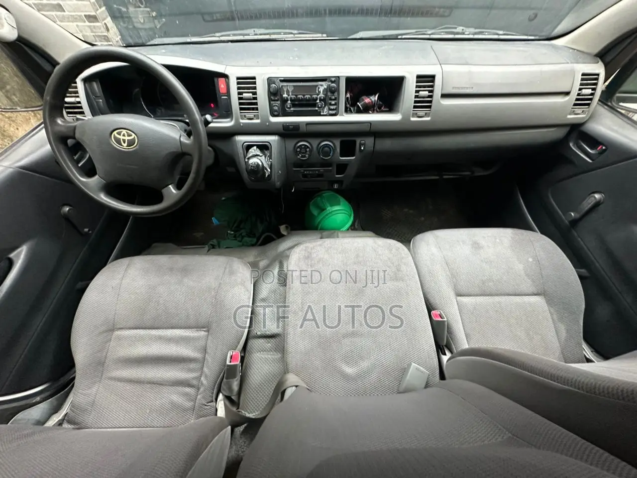 Toyota HiAce 2015 White