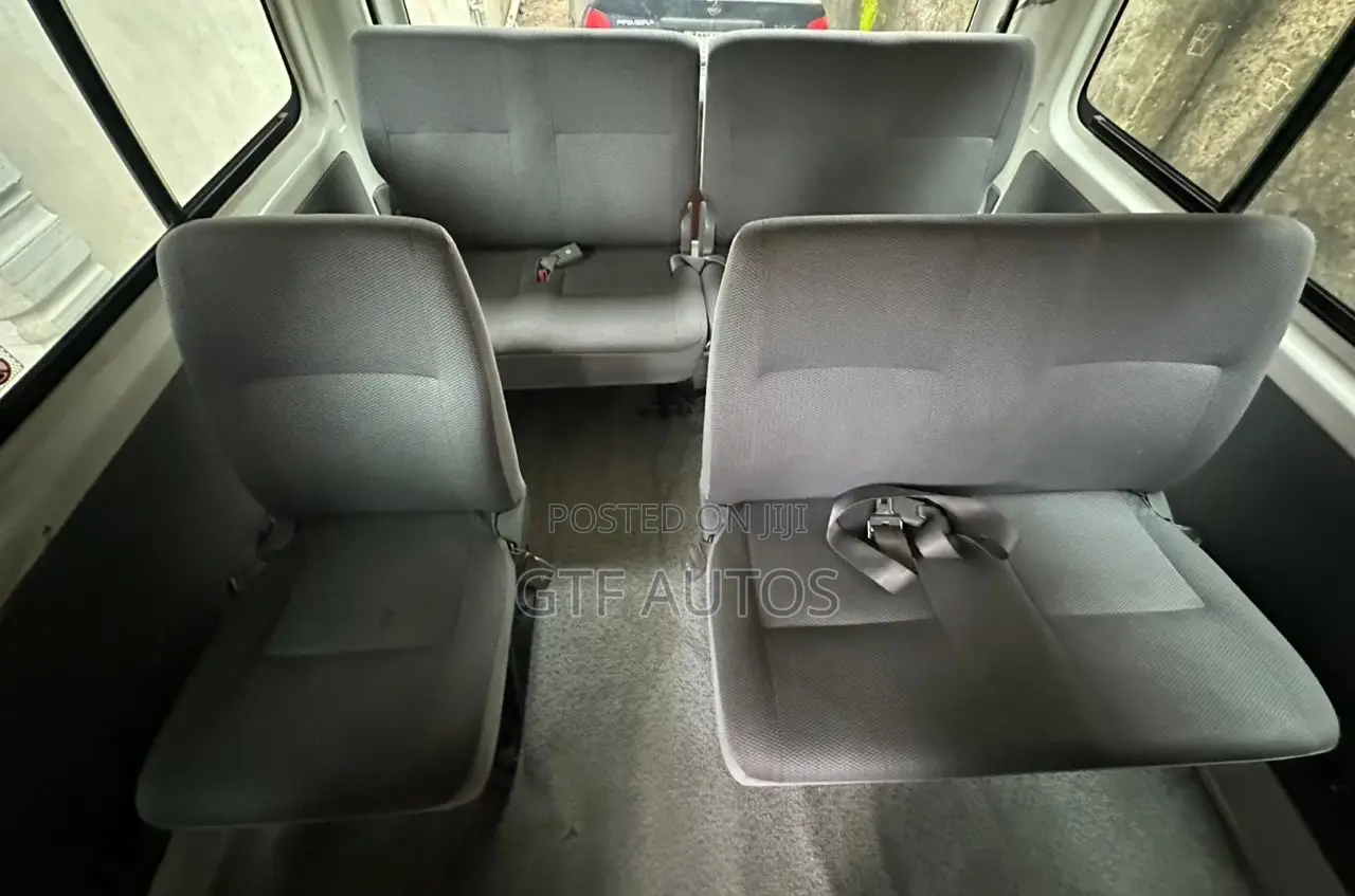 Toyota HiAce 2015 White