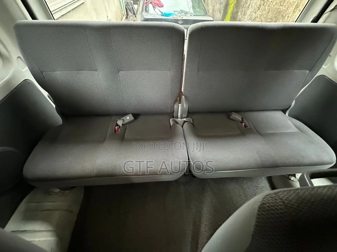 Toyota HiAce 2015 White