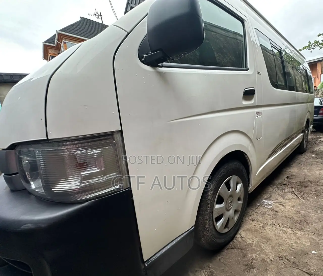 Toyota HiAce 2015 White