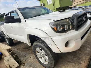 Toyota Tacoma 2009 White