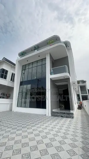 5bdrm Duplex in Lekki Phase 2 for sale