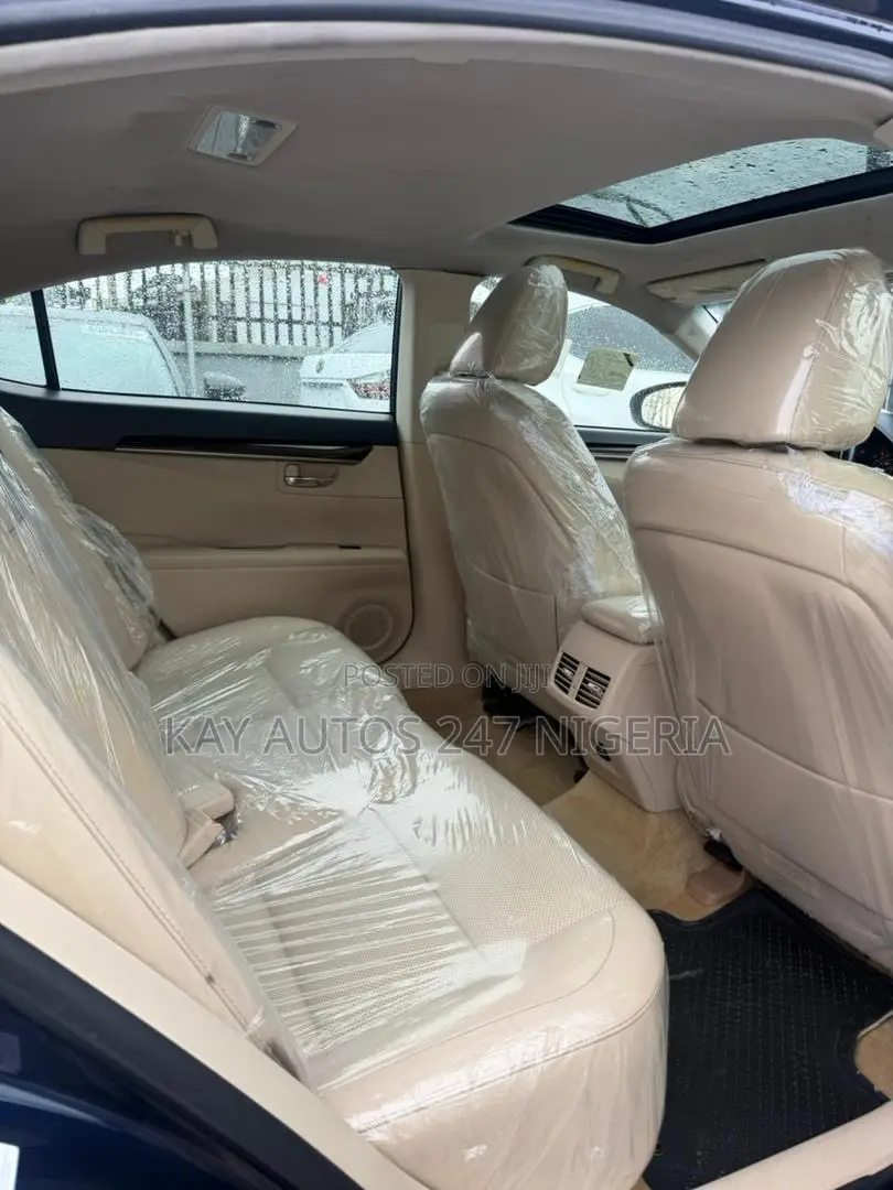 Lexus ES 2013 Blue