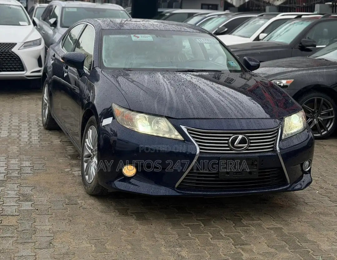 Lexus ES 2013 Blue