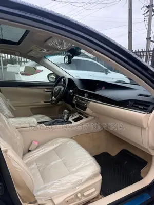 Lexus ES 2013 Blue