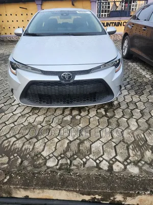 Toyota Corolla LE 2021 Silver