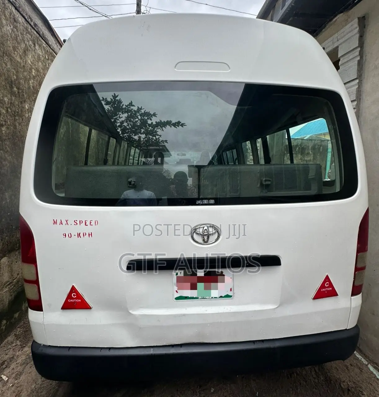 Toyota HiAce 2015 White