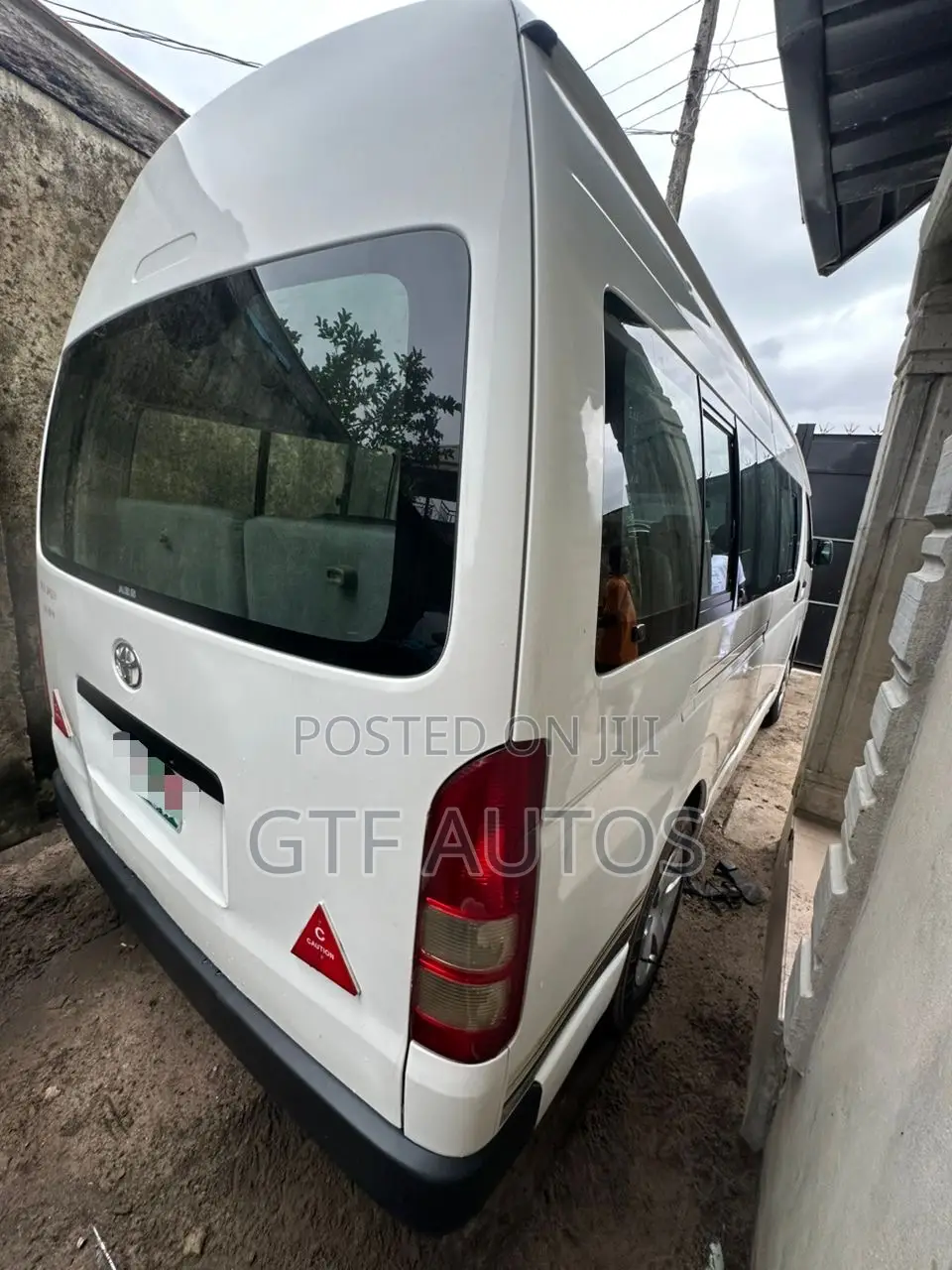 Toyota HiAce 2015 White
