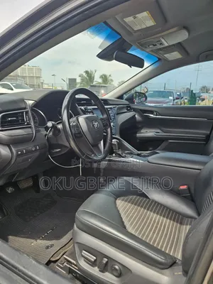 Toyota Camry SE FWD 2020 Gray
