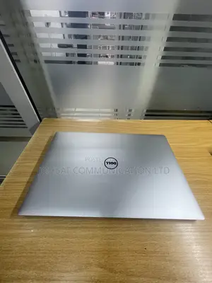 Laptop Dell Precision 5520 16GB Intel Xeon SSD 512GB