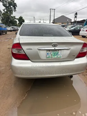 Toyota Camry 2004 Gold