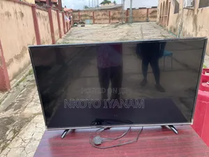 43 Inches Hisense Smart Tv