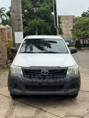 Toyota Hilux 2014 White