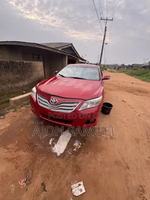 Toyota Camry LE V6 4dr Sedan (3.5L 6cyl 6AM) 2010 Red