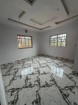3bdrm Block of Flats in Shinestar Estate for rent