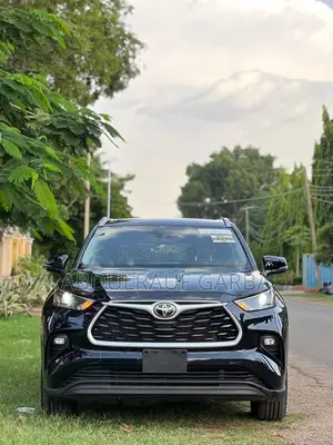 Toyota Highlander 2022 Black