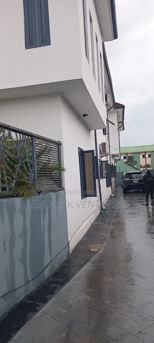 2bdrm Block of Flats in Mobil Road, Ilaje / Lekki for rent