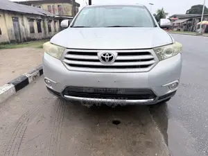 Toyota Highlander 2012 Silver
