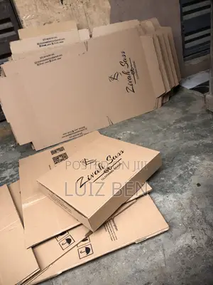 Very Neat 17 By 15 By 3platter Box