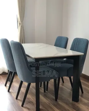 Dining Table 4 Sitters