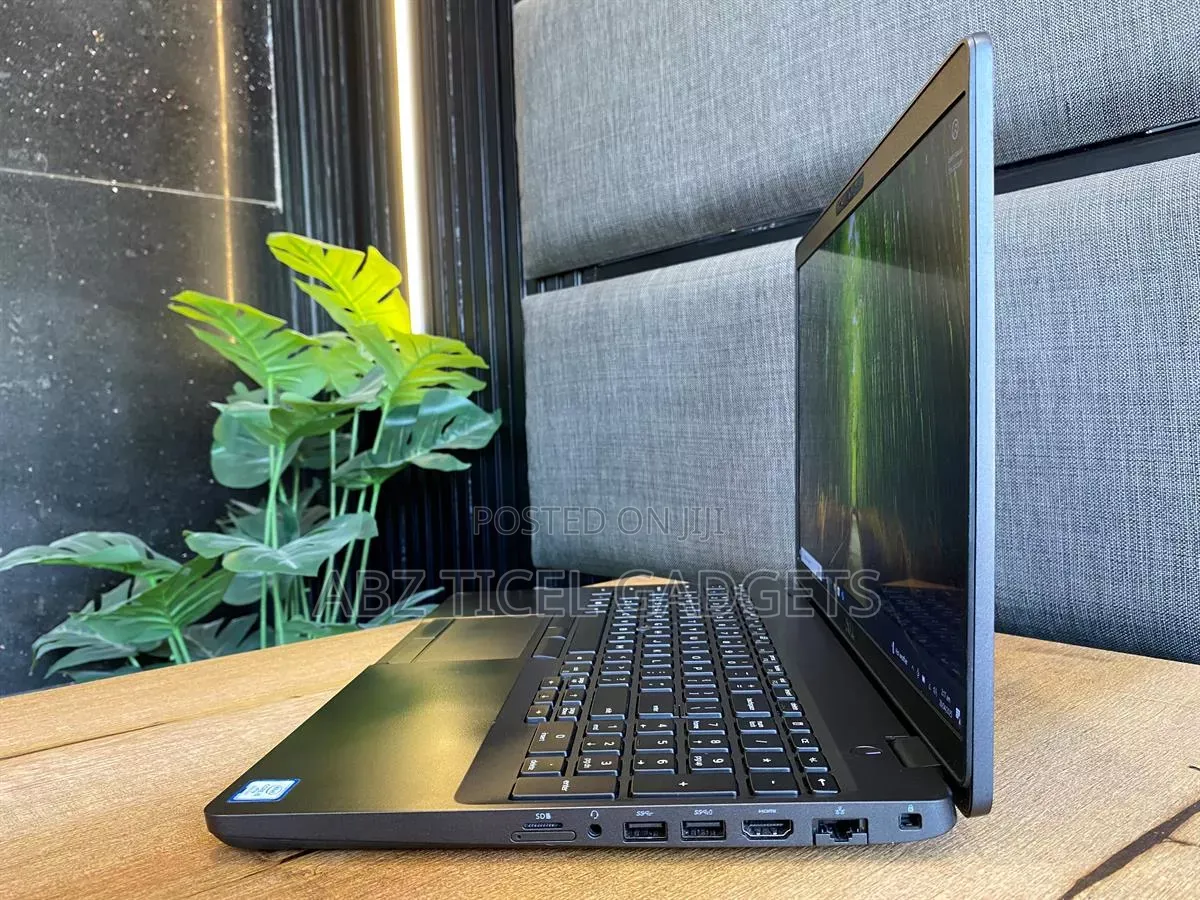 Laptop Dell Latitude 5500 8GB Intel Core i5 SSD 256GB