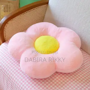 Daisy Plush Pillow