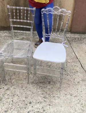 Transparent Event Chair With Seat Pad – Modern Elegant