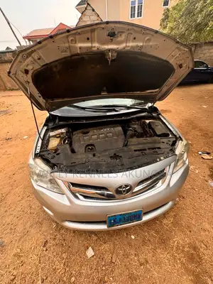 Toyota Corolla 2012 Silver