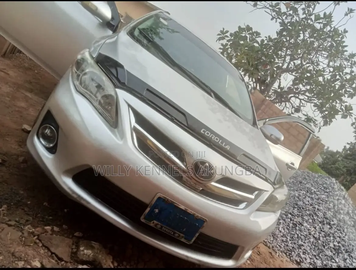 Toyota Corolla 2012 Silver