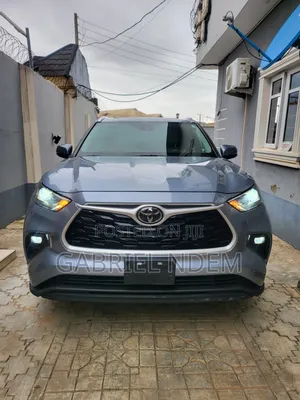 Toyota Highlander 2021 Blue