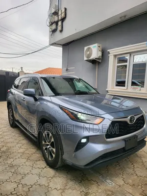 Toyota Highlander 2021 Blue