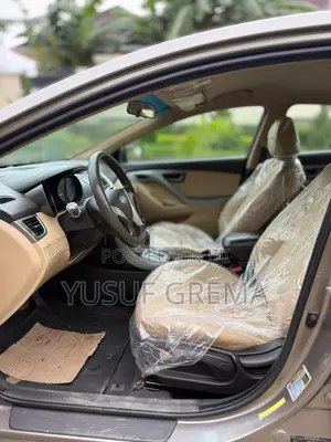 Hyundai Elantra GLS Sedan FWD (1.8L 4cyl 6M) 2013 Gold