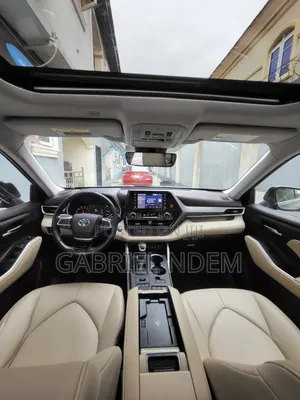 Toyota Highlander 2021 Blue