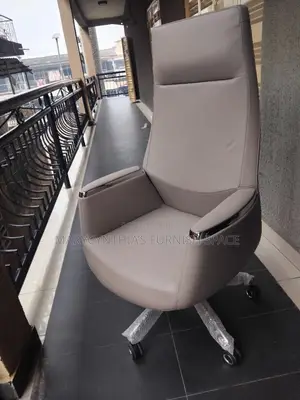 Executive Office Chair – Sit Like a Boss