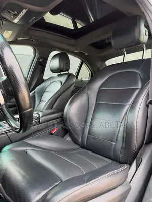 Mercedes-Benz C300 2016 Blue