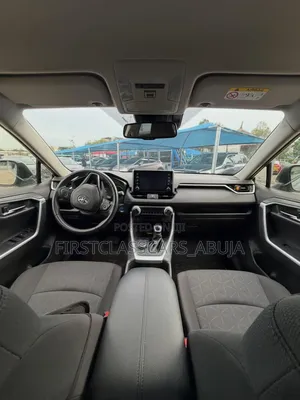 Toyota RAV4 2021 Silver